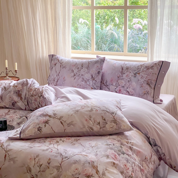 91家纺网 家纺一手货源 找家纺 薏思家纺 2025新款全棉100支数码印花生态磨毛轻奢款四件套-珍珠纽扣系列 紫纱春日