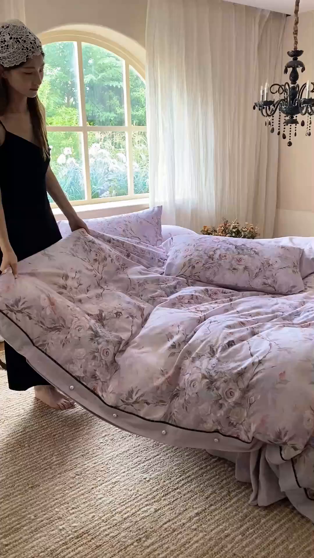 91家纺网 家纺一手货源 找家纺 薏思家纺 2025新款全棉100支数码印花生态磨毛轻奢款四件套-珍珠纽扣系列 紫纱春日