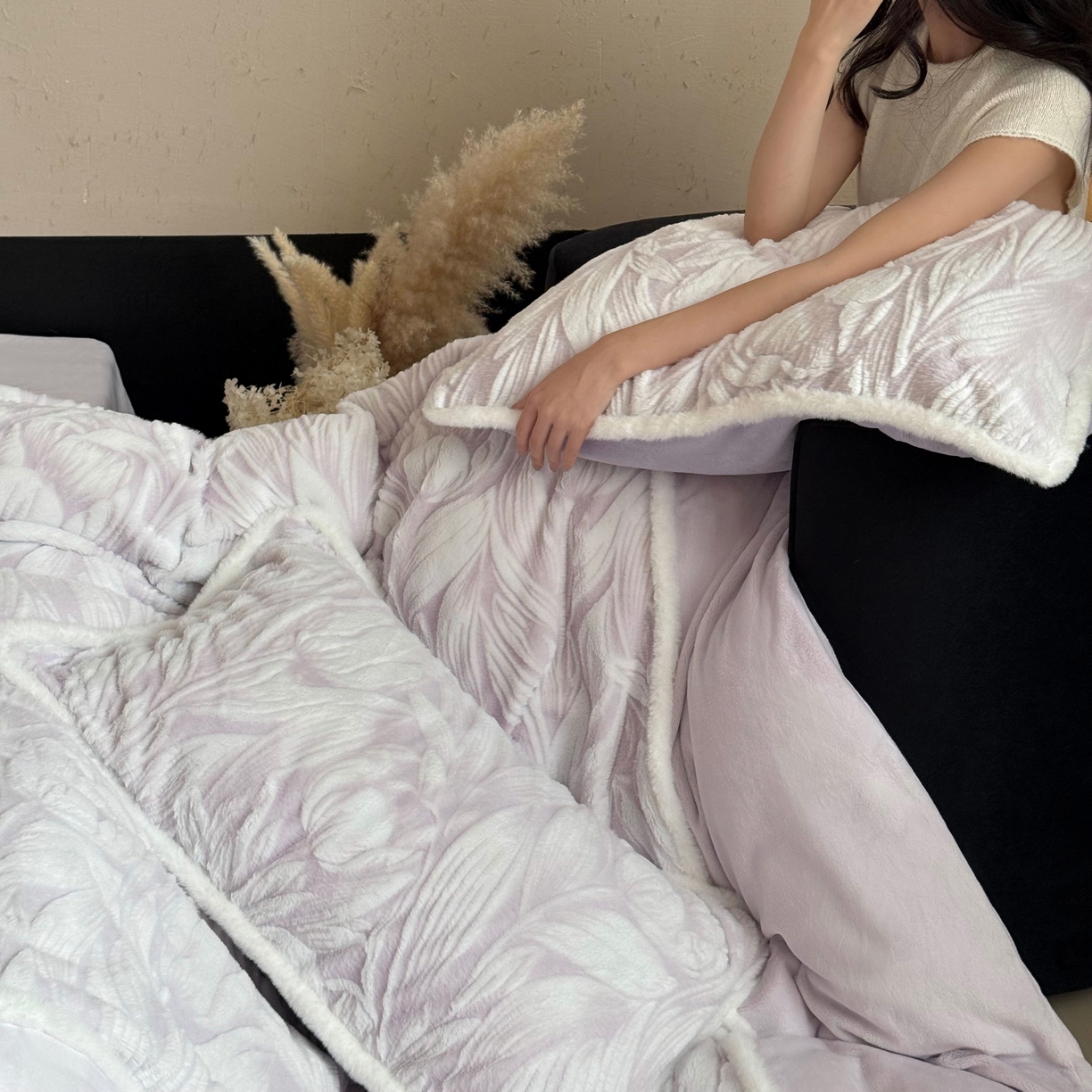 91家纺网 家纺一手货源 找家纺 MIU缪家居 2025新款A版兔毛B版牛奶绒四件套屋顶花园 屋顶花园-浅紫