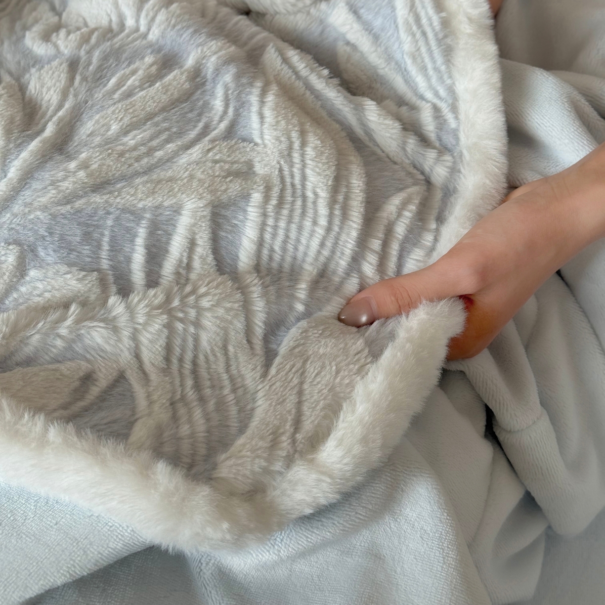 91家纺网 家纺一手货源 找家纺 （总）MIU缪家居 2025新款A版兔毛B版牛奶绒四件套屋顶花园