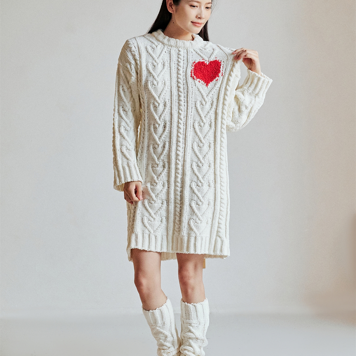 91家纺网 家纺一手货源 找家纺 暖绵绵家纺 2025新款雪尼尔针织家居服+袜子-温塔拉（零售价不得低于162元） 温塔拉-霜白