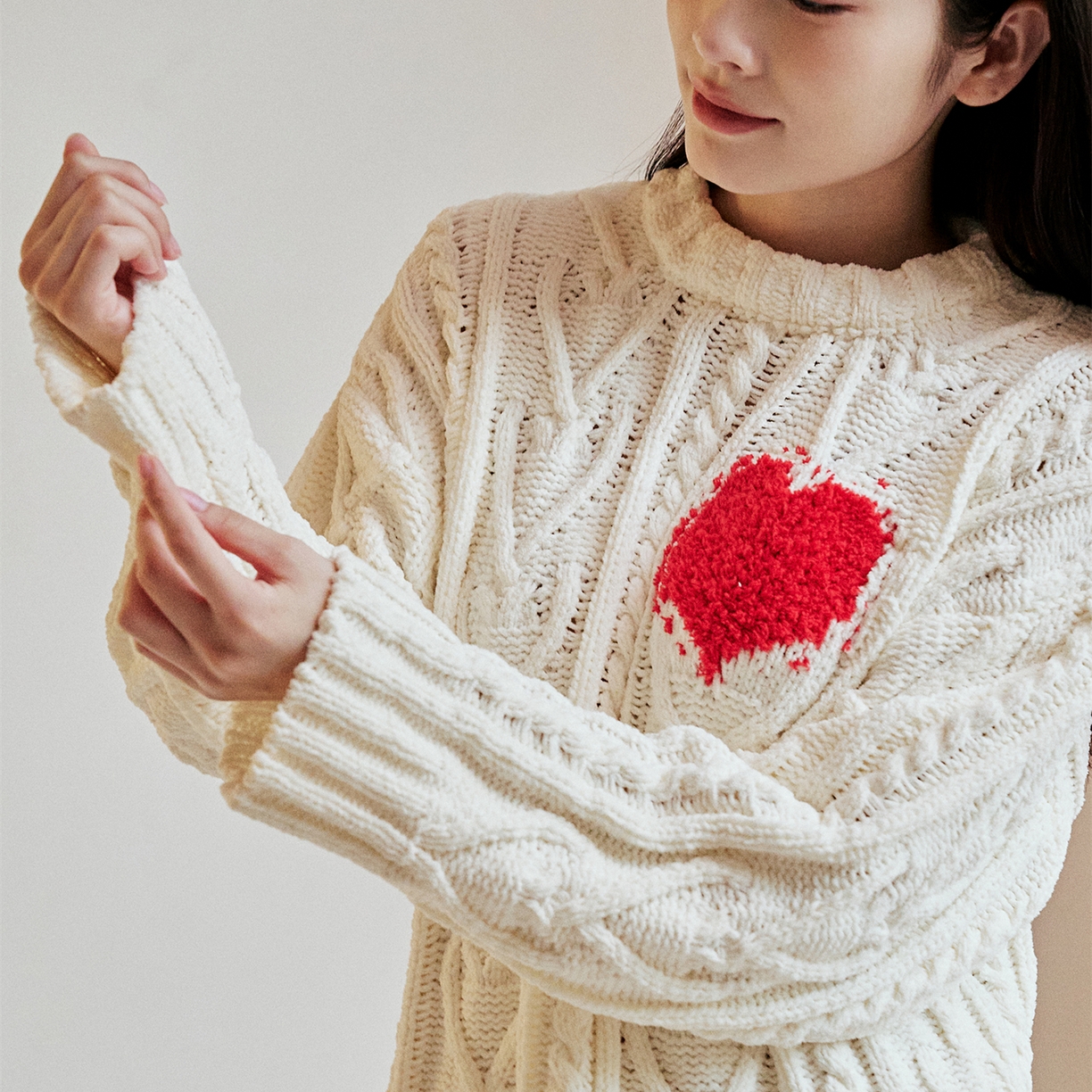 91家纺网 家纺一手货源 找家纺 暖绵绵家纺 2025新款雪尼尔针织家居服+袜子-温塔拉（零售价不得低于162元） 温塔拉-霜白