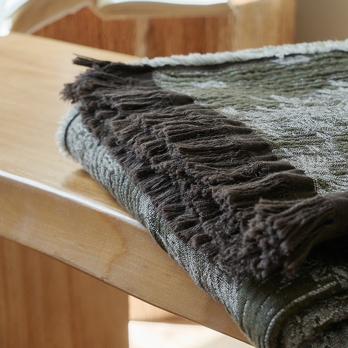 91家纺网 家纺一手货源 找家纺 子和家居 2025新款全棉色织提花毯子毛毯-墨茵 青野