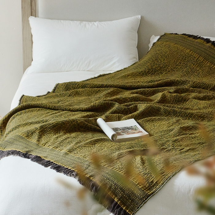 91家纺网 家纺一手货源 找家纺 子和家居 2025新款全棉色织提花毯子毛毯-墨茵 鹿鸣青