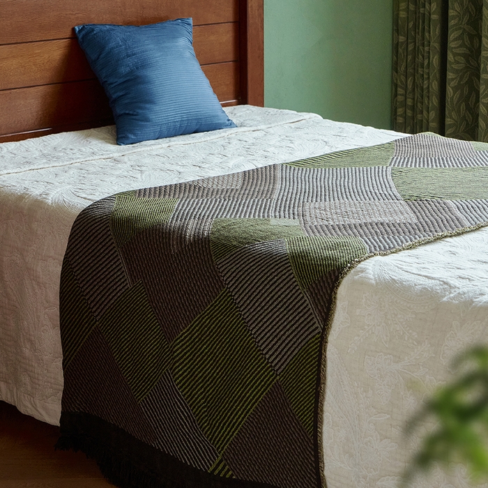 91家纺网 家纺一手货源 找家纺 子和家居 2025新款全棉色织提花毯子毛毯-墨茵 墨榛