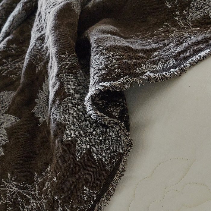 91家纺网 家纺一手货源 找家纺 子和家居 2025新款全棉色织提花毯子毛毯-墨茵 向往生花（咖）
