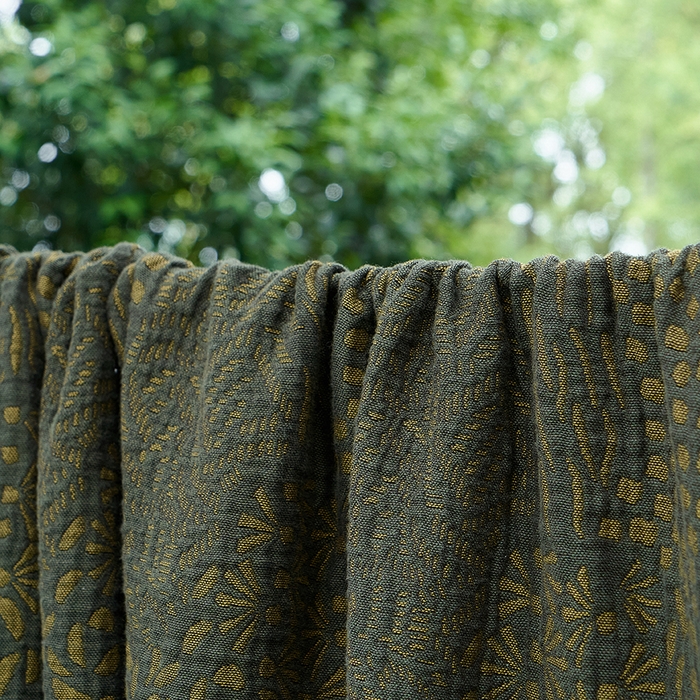 91家纺网 家纺一手货源 找家纺 子和家居 2025新款全棉色织提花毯子毛毯-墨茵 鹿鸣青