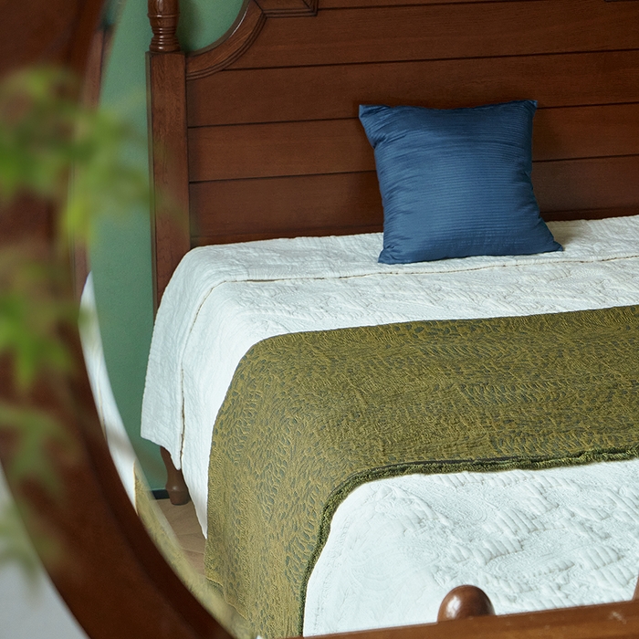 91家纺网 家纺一手货源 找家纺 子和家居 2025新款全棉色织提花毯子毛毯-墨茵 鹿鸣青