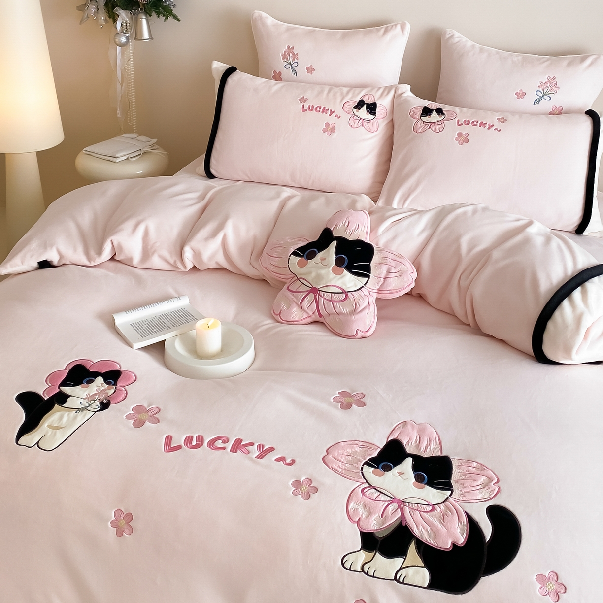 91家纺网 家纺一手货源 找家纺 （总）MIU缪家居 2025新款秋冬牛奶绒四件套桃花猫