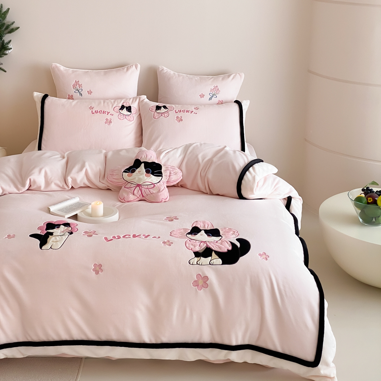 91家纺网 家纺一手货源 找家纺 （总）MIU缪家居 2025新款秋冬牛奶绒四件套桃花猫