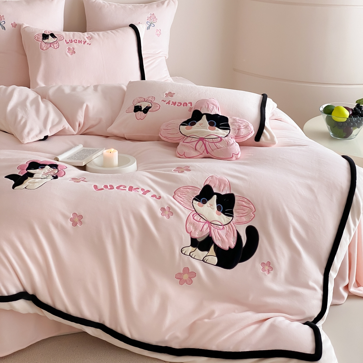 91家纺网 家纺一手货源 找家纺 （总）MIU缪家居 2025新款秋冬牛奶绒四件套桃花猫