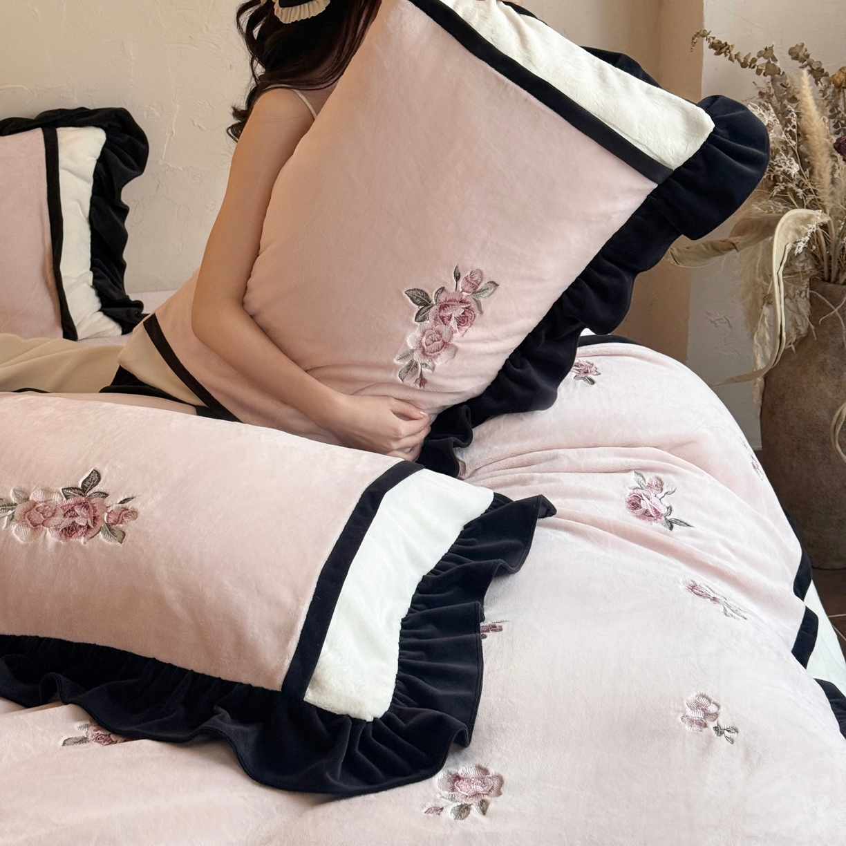 91家纺网 家纺一手货源 找家纺 MIU缪家居 2025新款秋冬牛奶绒四件套托斯卡纳 托斯卡纳-粉