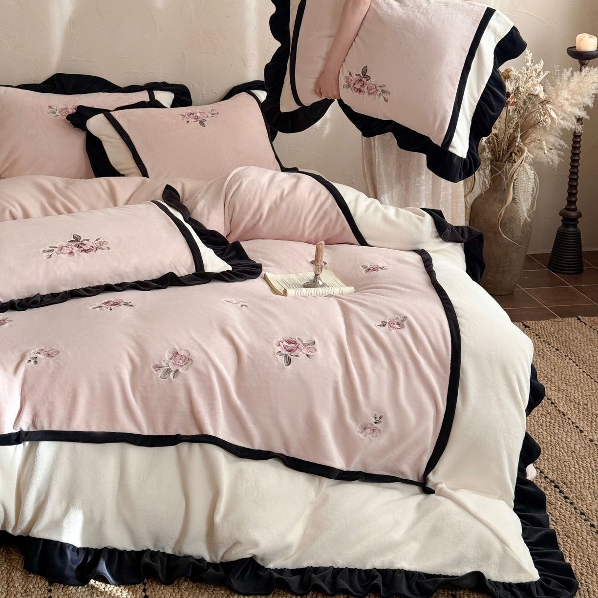 91家纺网 家纺一手货源 找家纺 （总）MIU缪家居 2025春夏新款60支兰精天丝四件套-爱莎