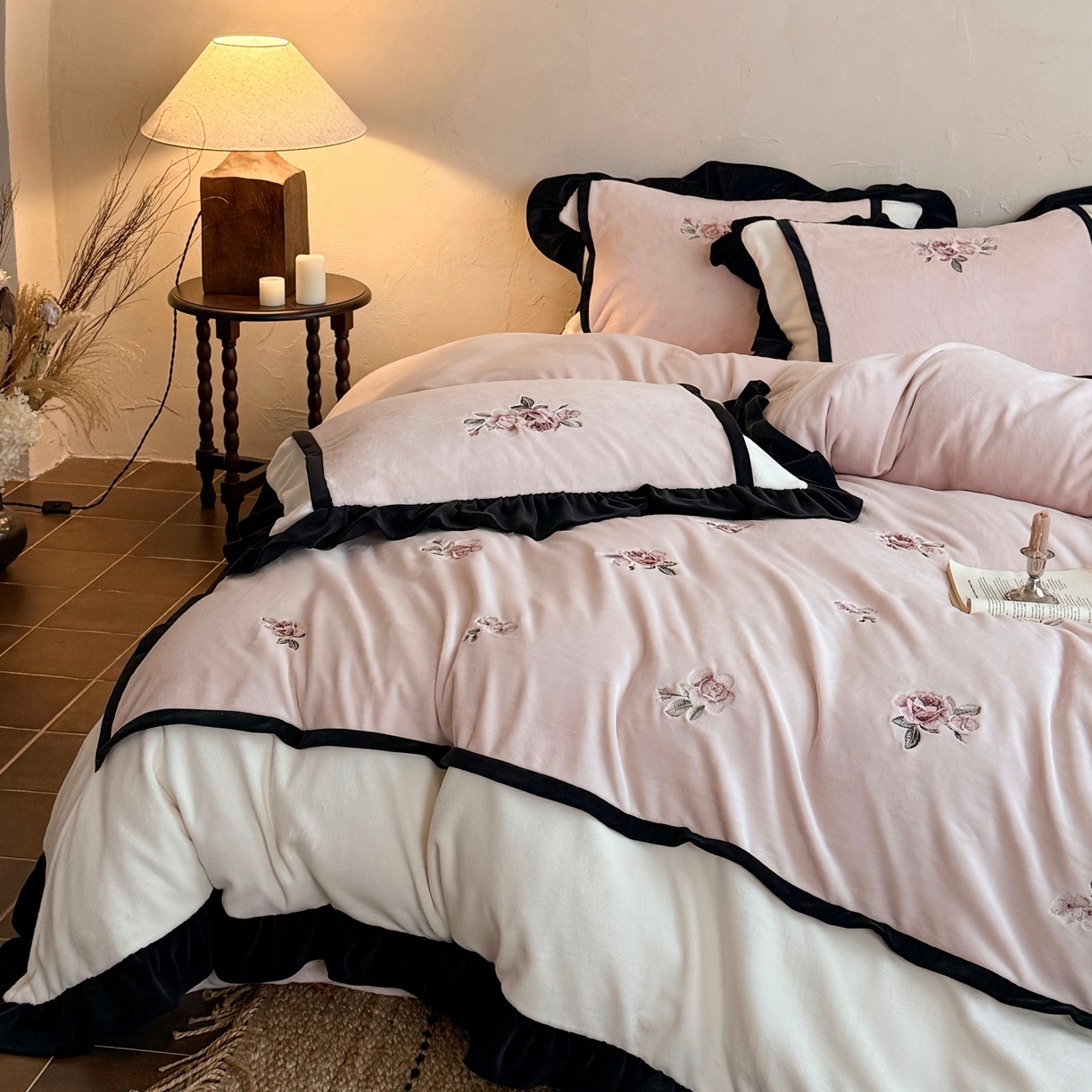 91家纺网 家纺一手货源 找家纺 MIU缪家居 2025新款秋冬牛奶绒四件套托斯卡纳 托斯卡纳-粉