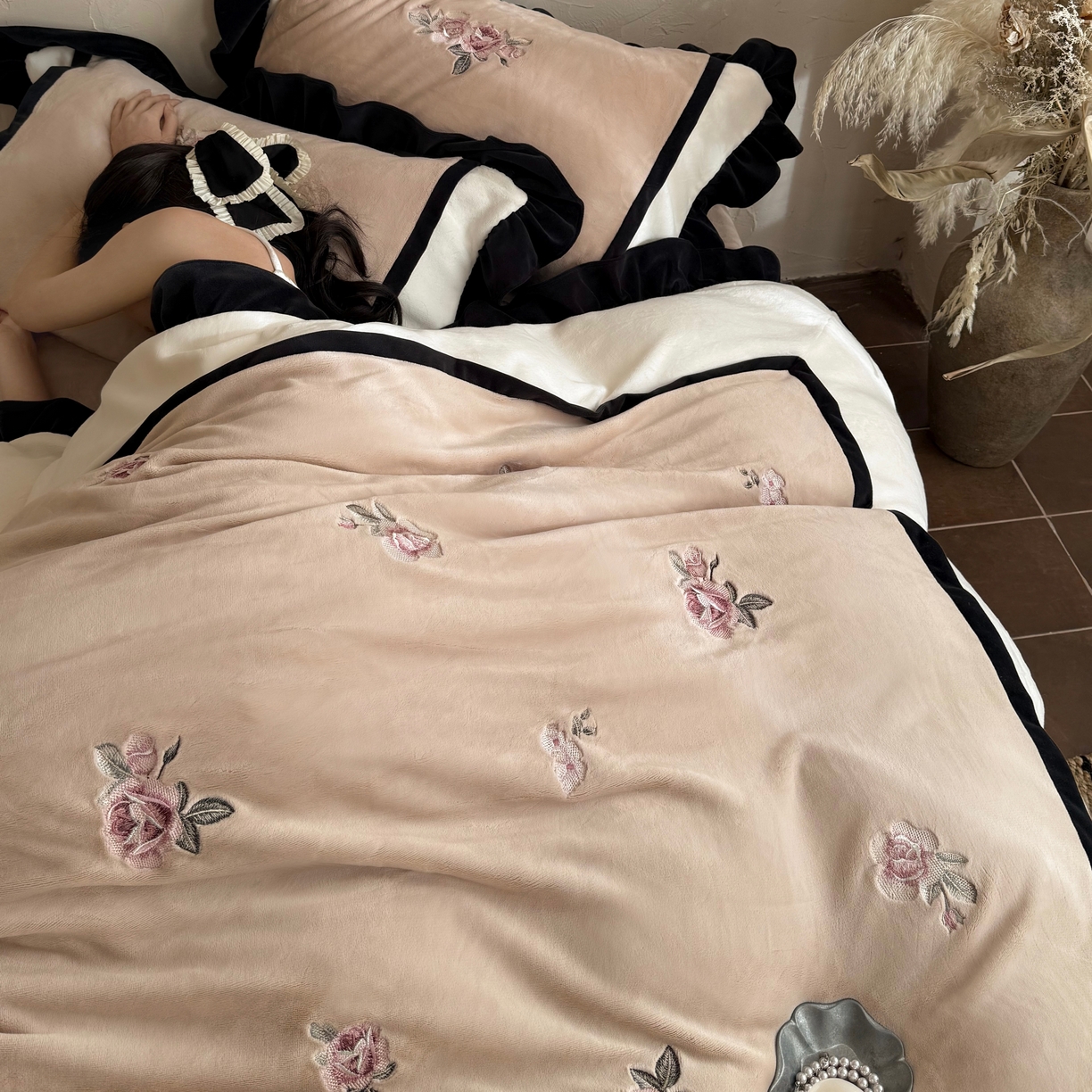 91家纺网 家纺一手货源 找家纺 MIU缪家居 2025新款秋冬牛奶绒四件套托斯卡纳 托斯卡纳-咖