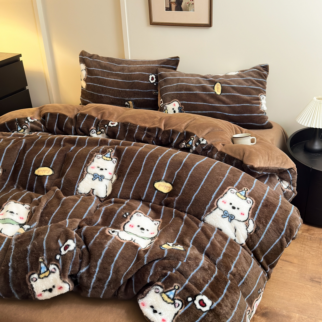 91家纺网 家纺一手货源 找家纺 乐童家纺 2025新款高克重兔毛牛奶绒四件套 兔毛西高地