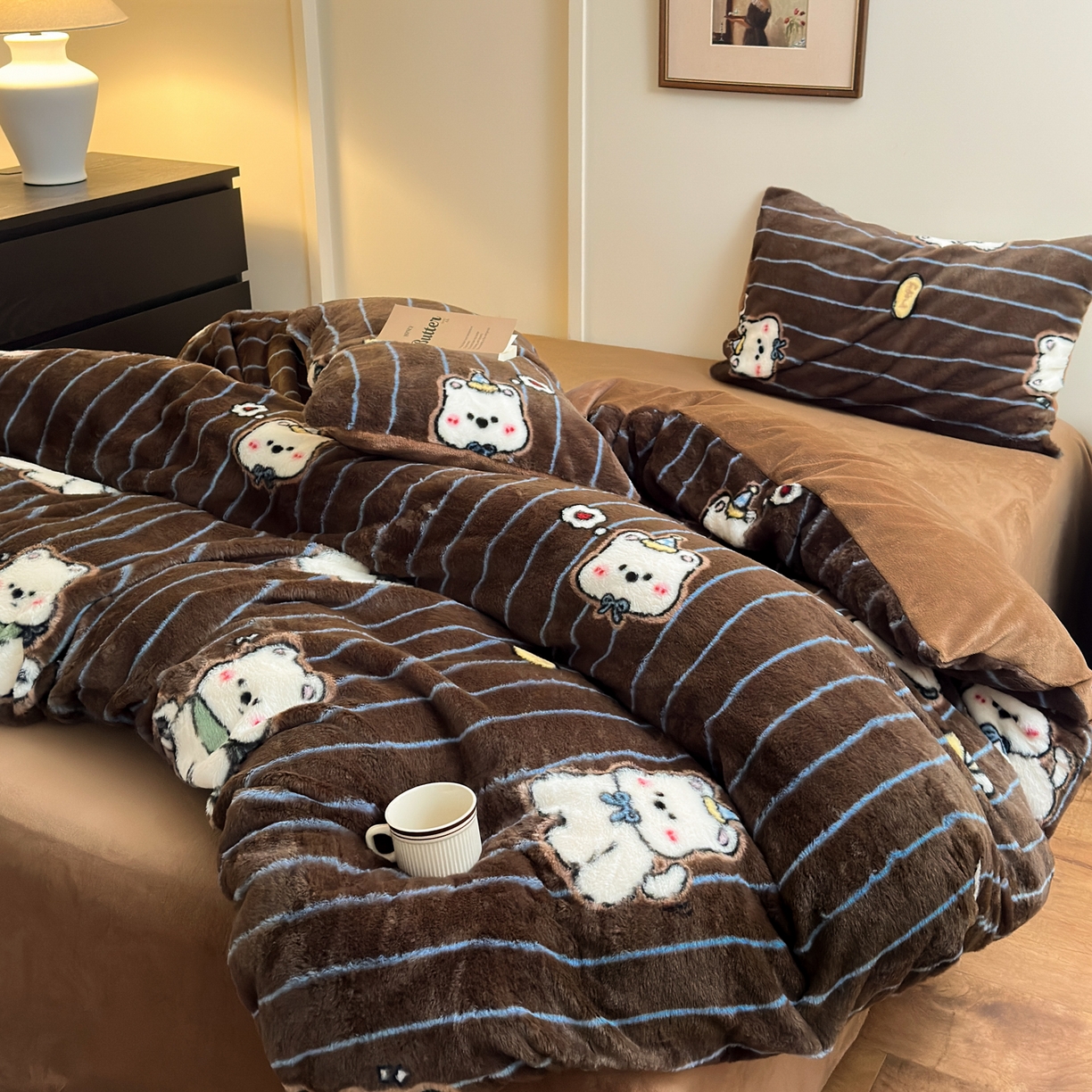 91家纺网 家纺一手货源 找家纺 乐童家纺 2025新款高克重兔毛牛奶绒四件套 兔毛西高地