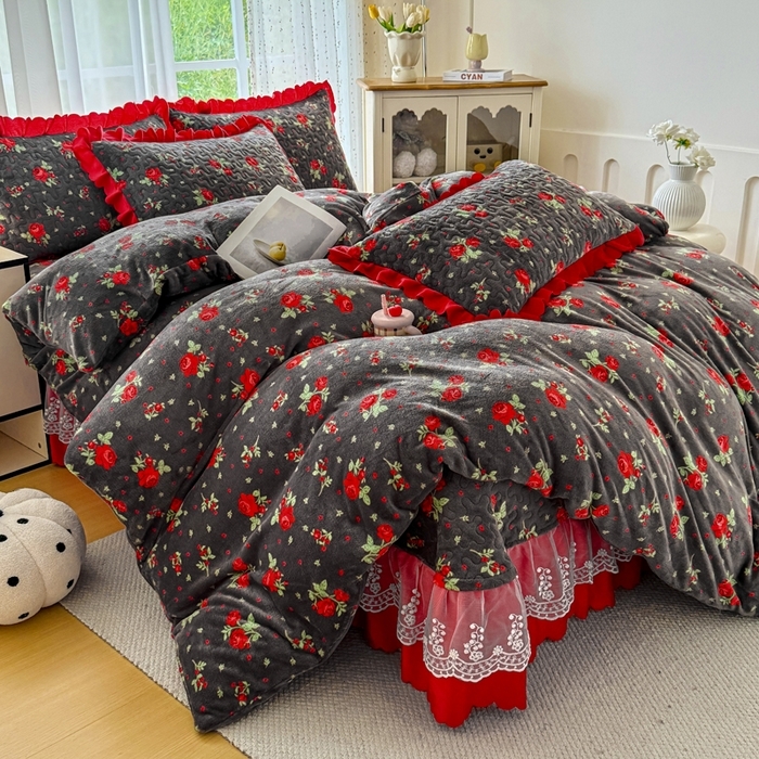 91家纺网 家纺一手货源 找家纺 （总）艺慕家纺 2025新款时尚印花牛奶绒床盖四件套