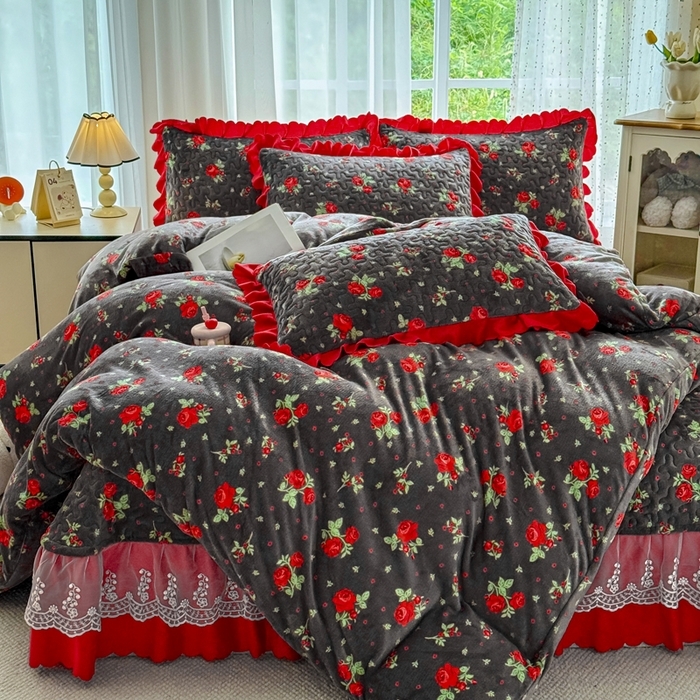 91家纺网 家纺一手货源 找家纺 （总）艺慕家纺 2025新款时尚印花牛奶绒床盖四件套