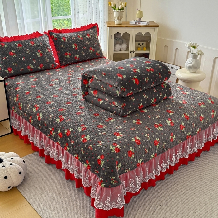 91家纺网 家纺一手货源 找家纺 （总）艺慕家纺 2025新款时尚印花牛奶绒床盖四件套