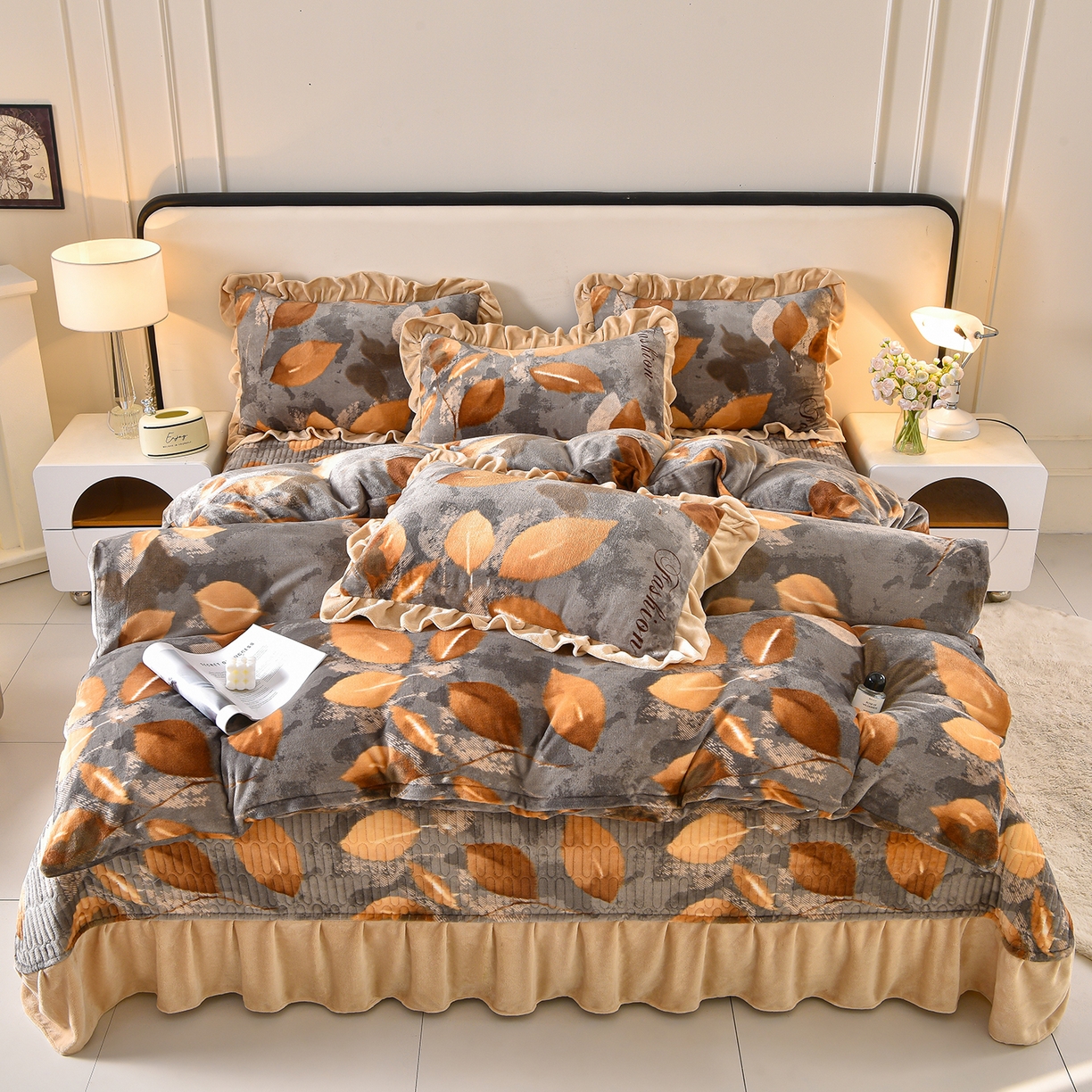 91家纺网 家纺一手货源 找家纺 赫本家纺  2025高克重牛奶绒花边床盖款四件套 七里香