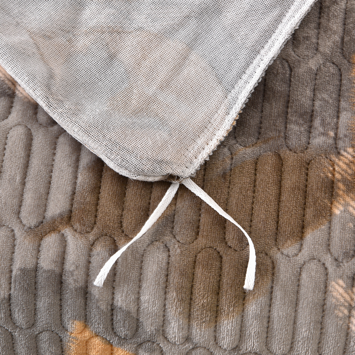 91家纺网 家纺一手货源 找家纺 赫本家纺  2025高克重牛奶绒花边床盖款四件套 七里香