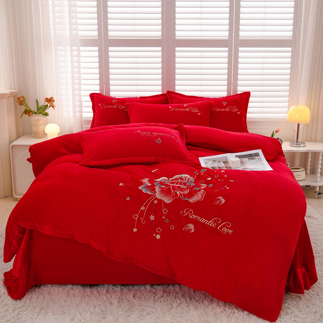 91家纺网 家纺一手货源 找家纺 绒小宣 2025新款高克重牛奶绒刺绣四件套 花开富贵-大红