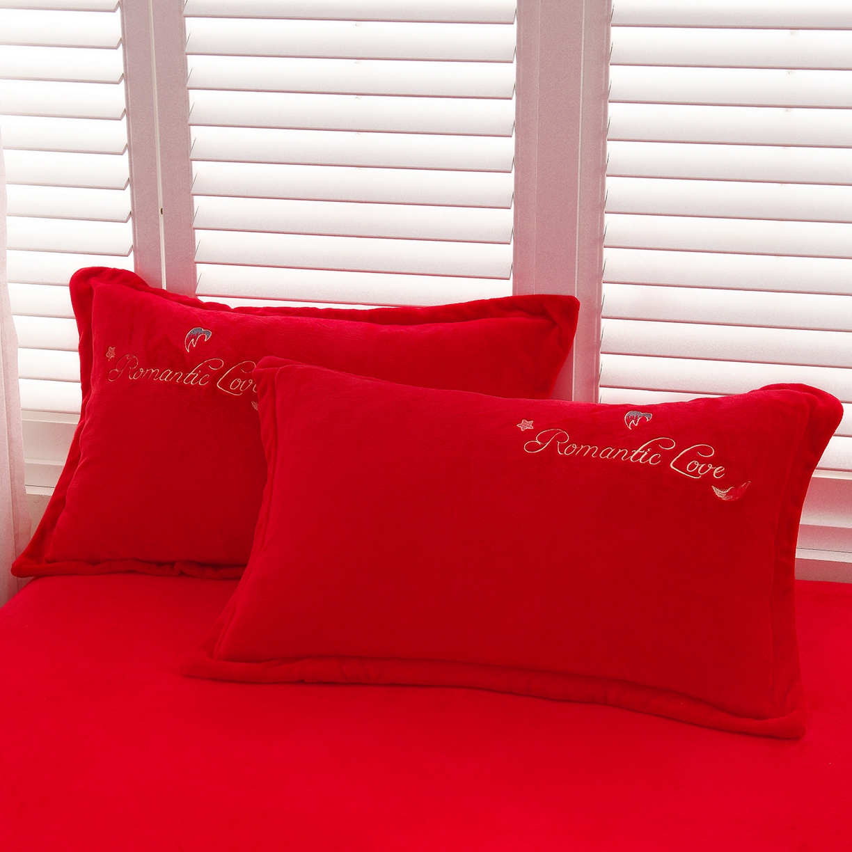 91家纺网 家纺一手货源 找家纺 绒小宣 2025新款高克重牛奶绒刺绣四件套 花开富贵-大红