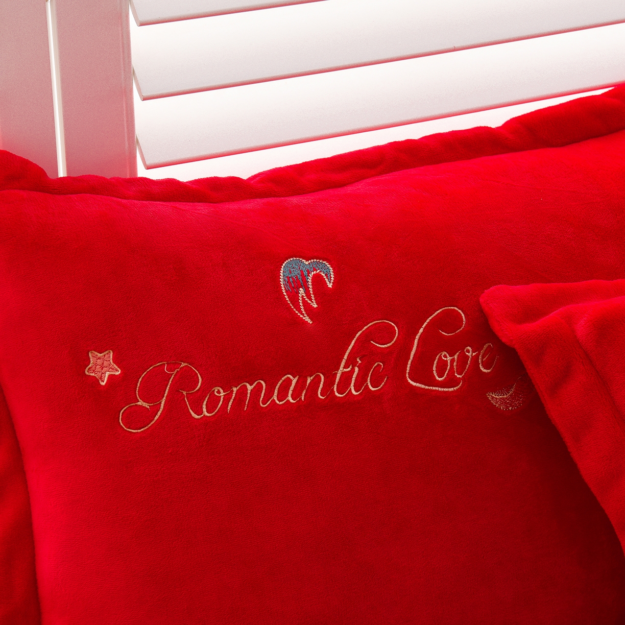 91家纺网 家纺一手货源 找家纺 绒小宣 2025新款高克重牛奶绒刺绣四件套 花开富贵-大红