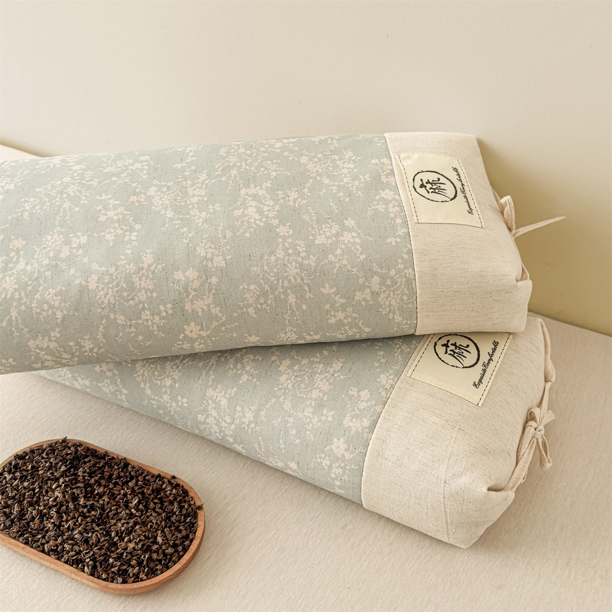 91家纺网 家纺一手货源 找家纺 麦肯锡 2025新款棉麻古朴荞麦两用枕  枕头枕芯 花卉蓝/只