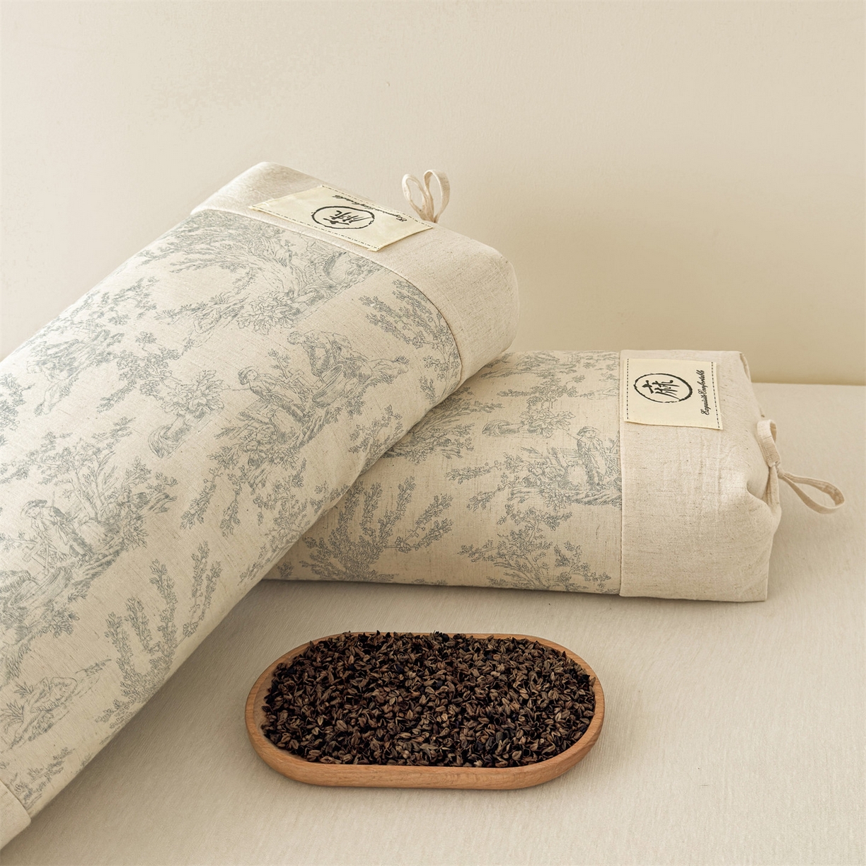 91家纺网 家纺一手货源 找家纺 麦肯锡 2025新款棉麻古朴荞麦两用枕  枕头枕芯 田园蓝/只