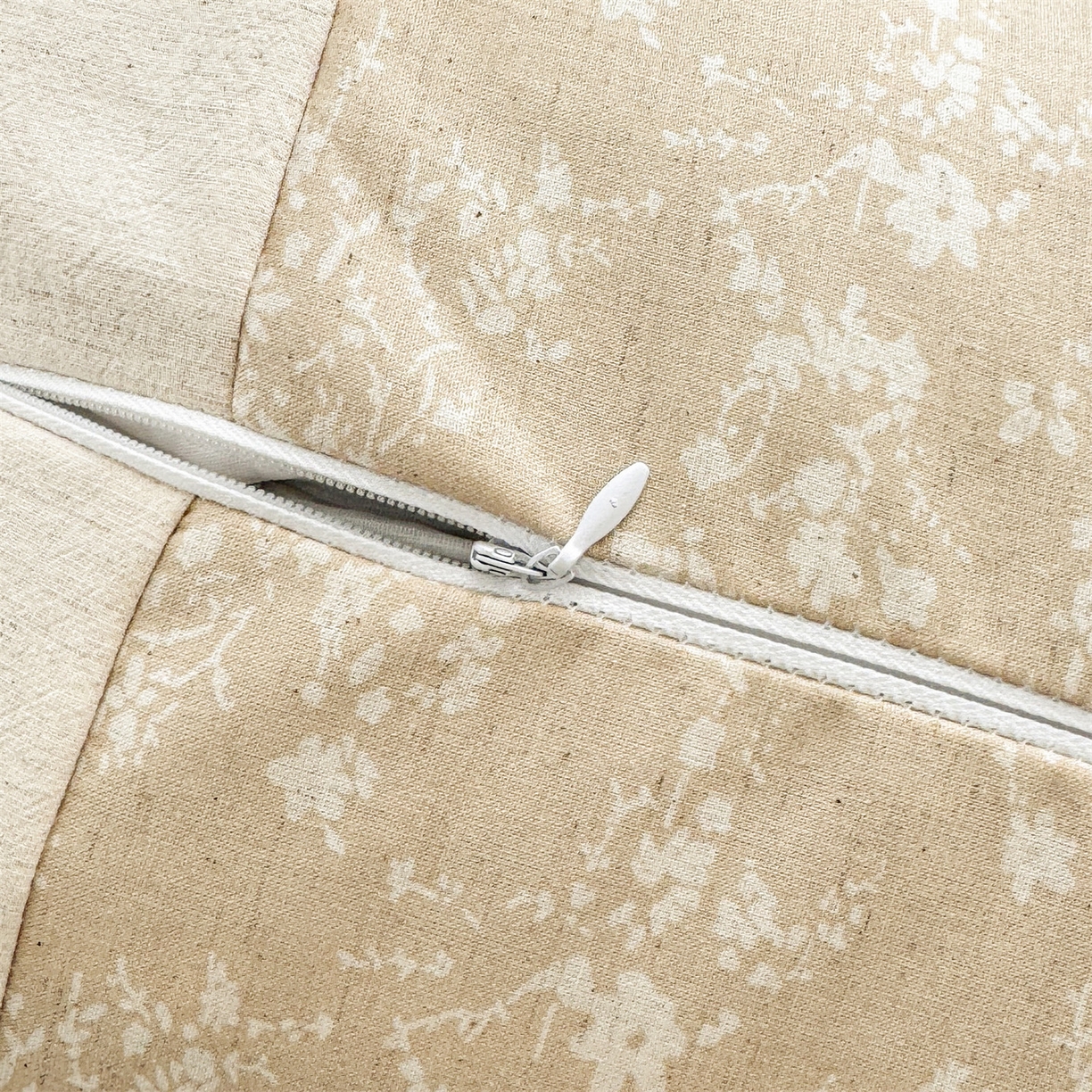 91家纺网 家纺一手货源 找家纺 麦肯锡 2025新款棉麻古朴荞麦两用枕  枕头枕芯 花卉咖/对