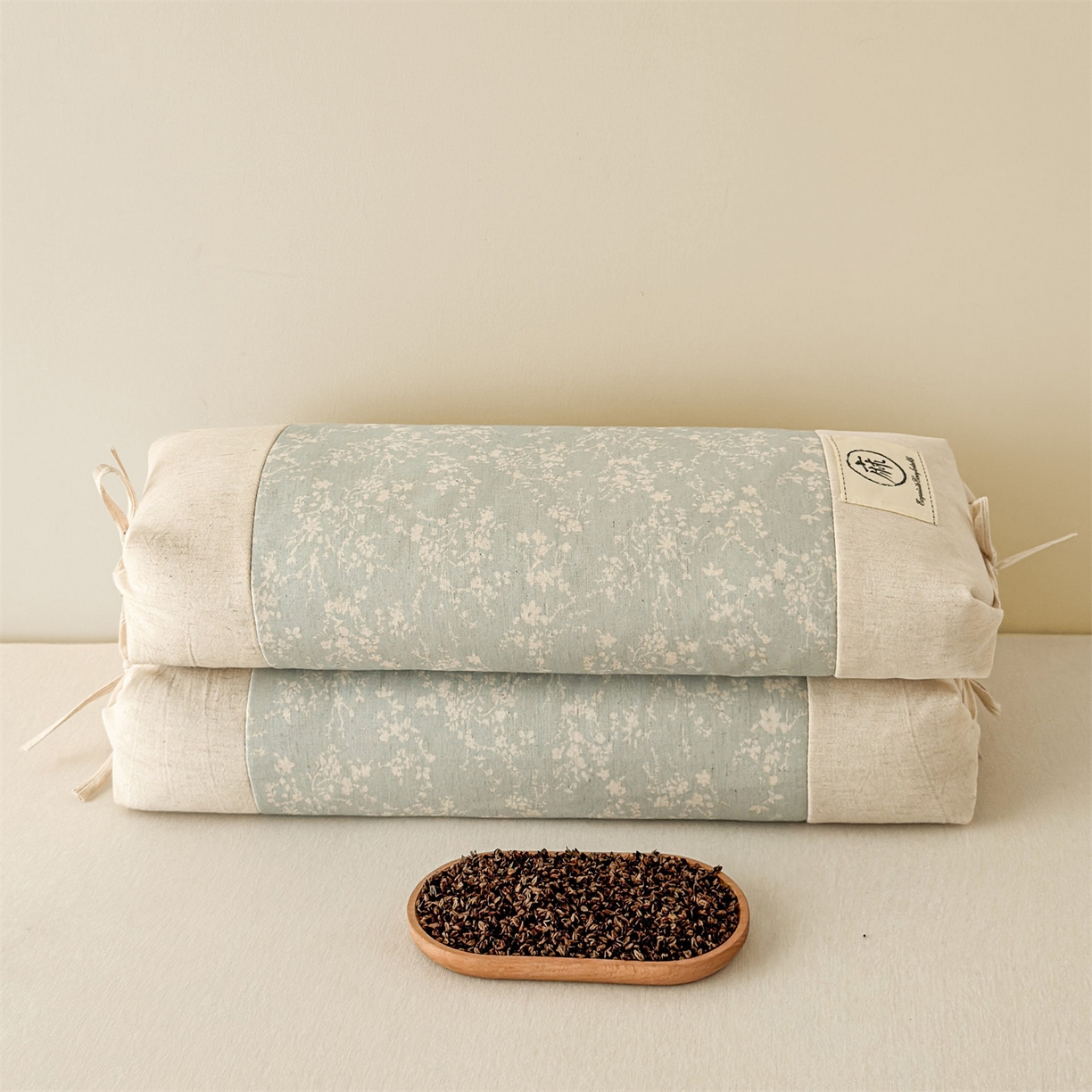 91家纺网 家纺一手货源 找家纺 麦肯锡 2025新款棉麻古朴荞麦两用枕  枕头枕芯 花卉蓝/对