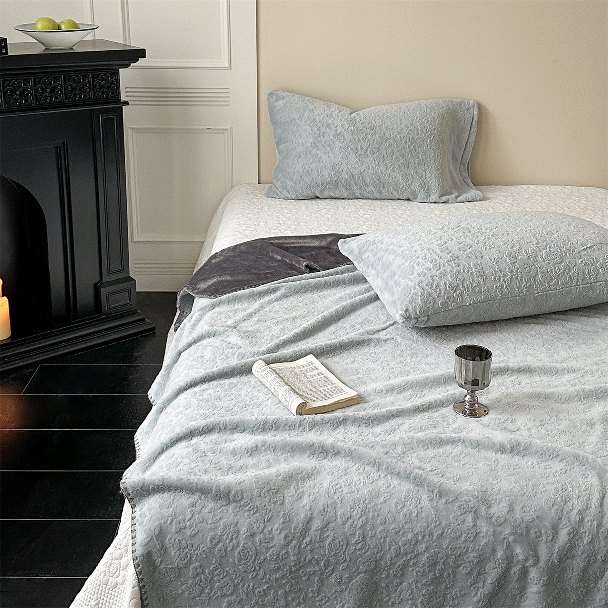 91家纺网 家纺一手货源 找家纺 丝幔家纺 2025新款法式雕花复合毛毯毯子 法式-观心灰