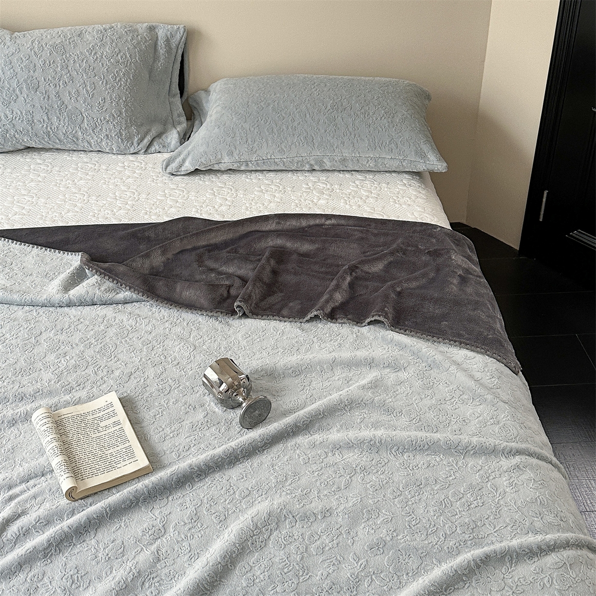 91家纺网 家纺一手货源 找家纺 （总）丝幔家纺 2025新款法式雕花复合毛毯毯子