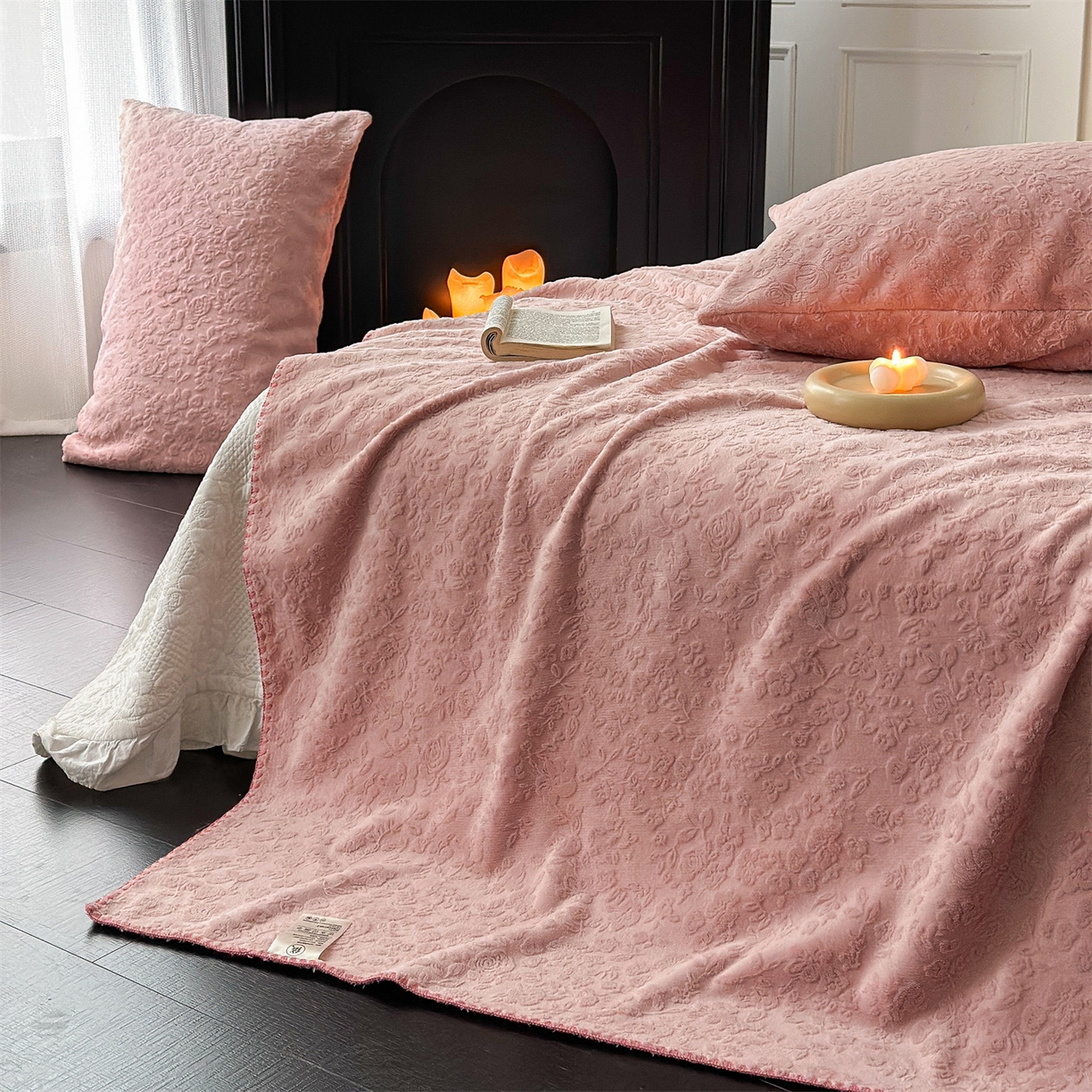 91家纺网 家纺一手货源 找家纺 丝幔家纺 2025新款法式雕花复合毛毯毯子 法式-橡粉