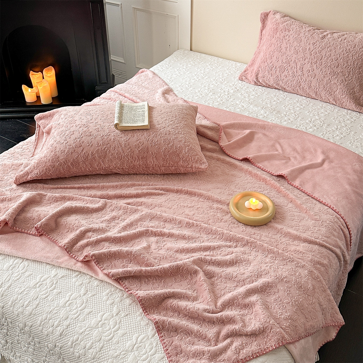 91家纺网 家纺一手货源 找家纺 丝幔家纺 2025新款法式雕花复合毛毯毯子 法式-橡粉