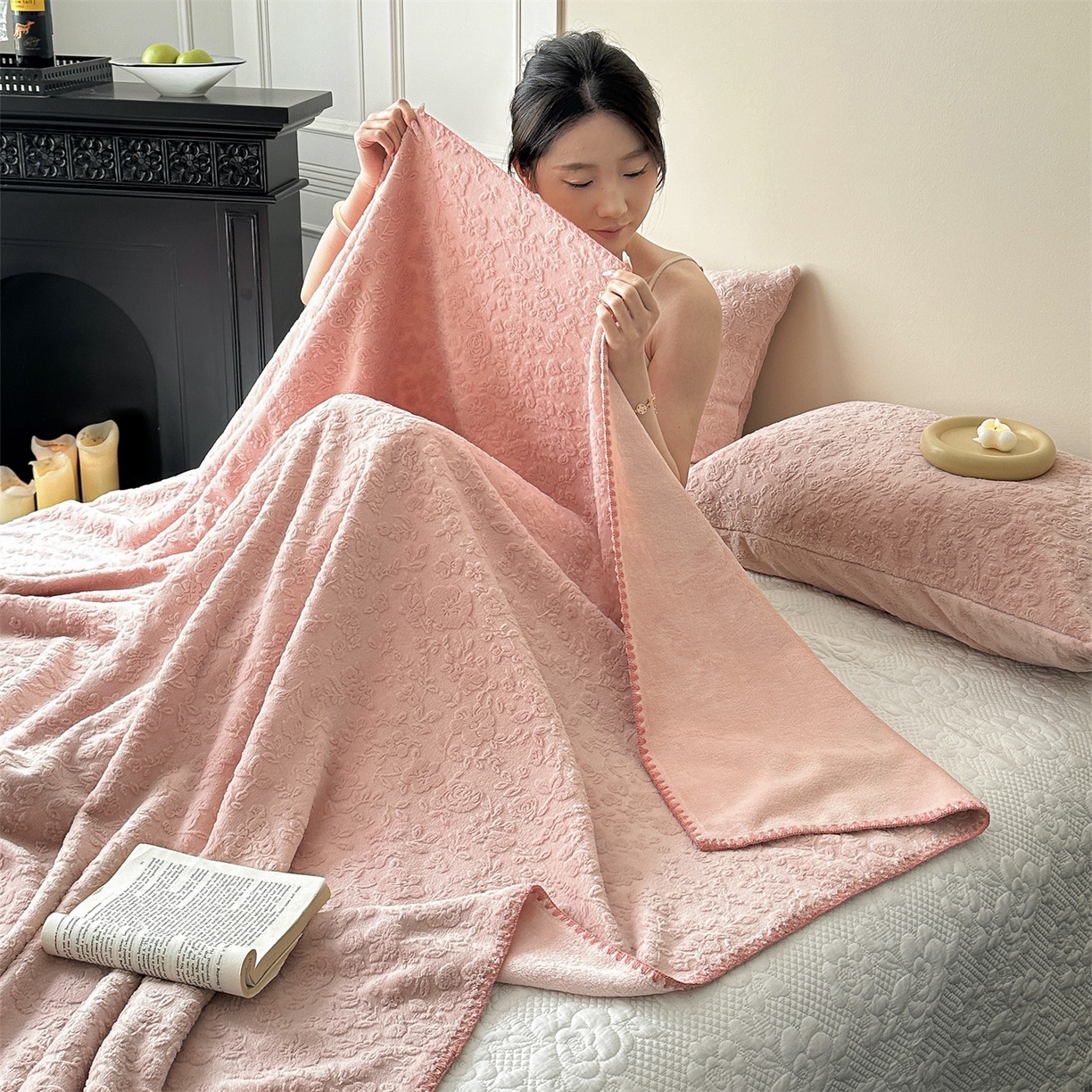 91家纺网 家纺一手货源 找家纺 丝幔家纺 2025新款法式雕花复合毛毯毯子 法式-橡粉