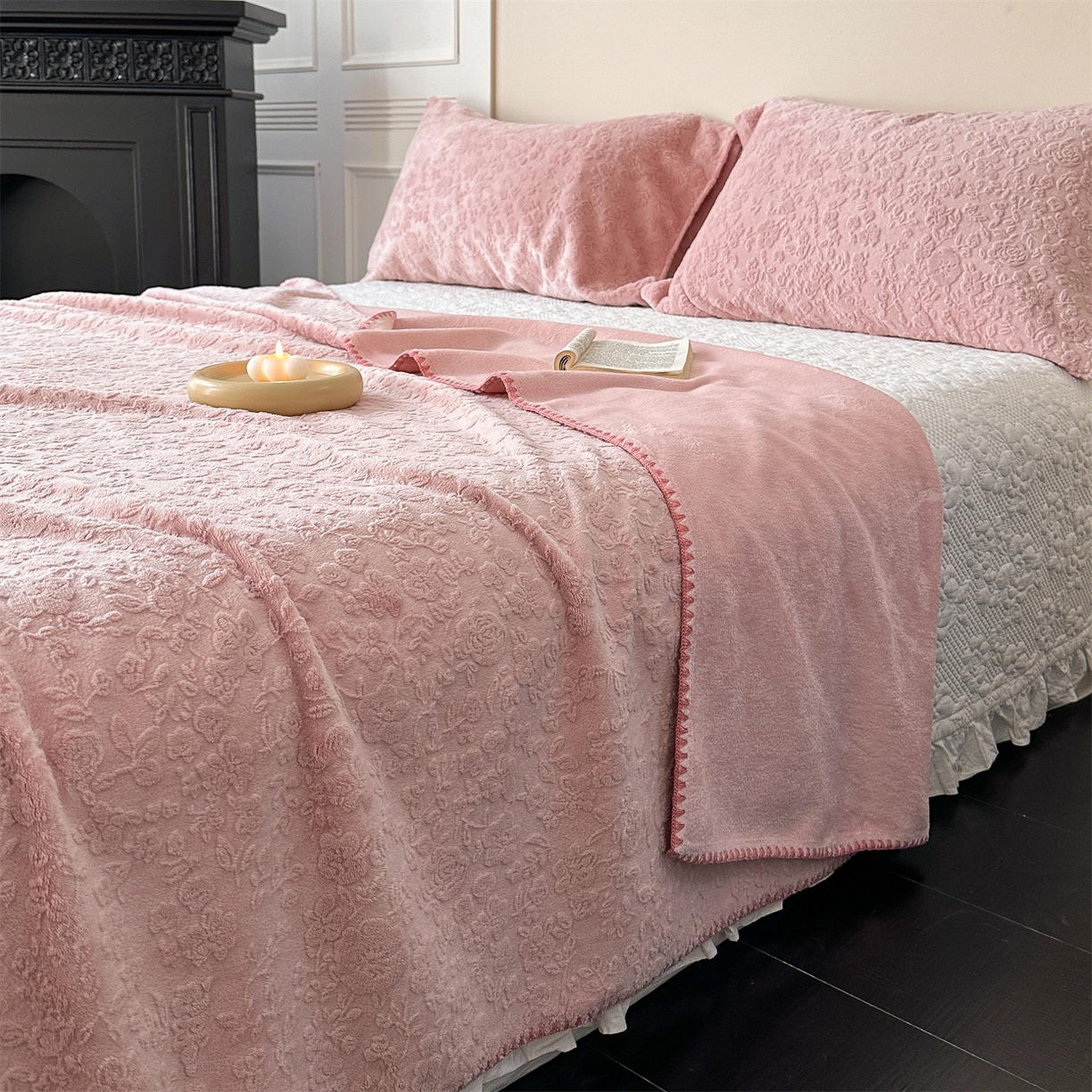 91家纺网 家纺一手货源 找家纺 丝幔家纺 2025新款法式雕花复合毛毯毯子 法式-橡粉