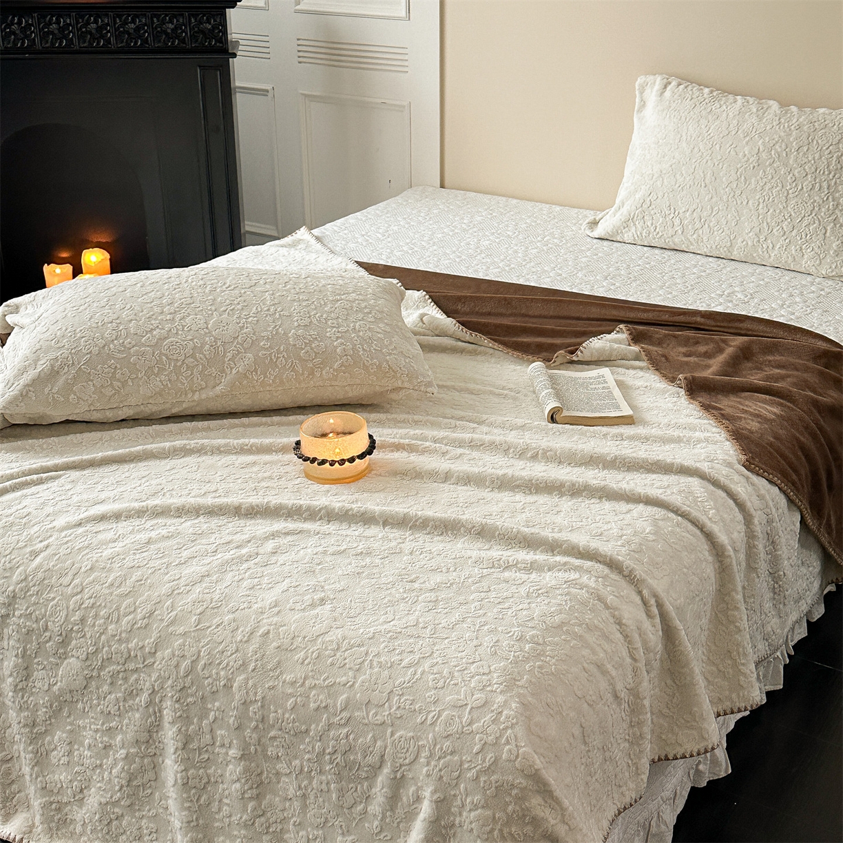 91家纺网 家纺一手货源 找家纺 丝幔家纺 2025新款法式雕花复合毛毯毯子 法式-米色