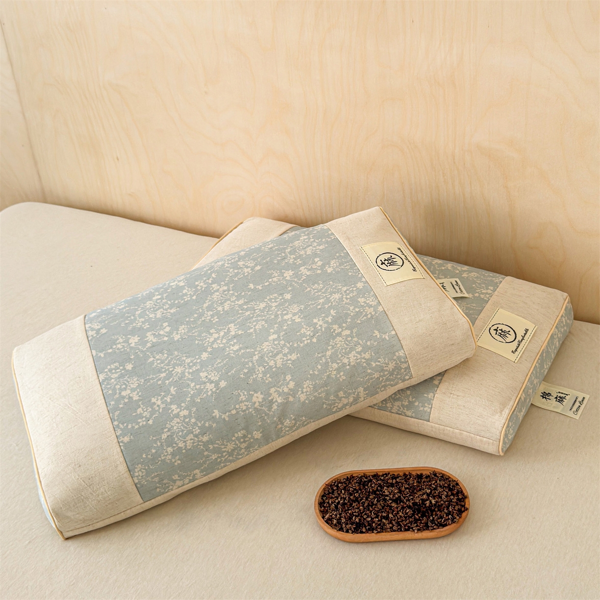 91家纺网 家纺一手货源 找家纺 麦肯锡 2025新款棉麻古朴荞麦助眠枕  枕头枕芯 花卉蓝/只