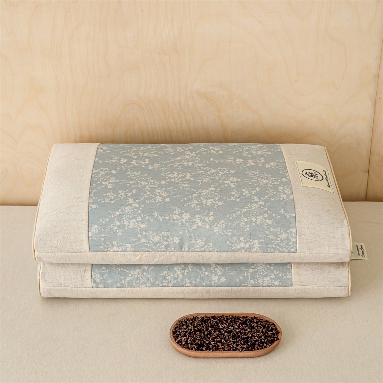 91家纺网 家纺一手货源 找家纺 麦肯锡 2025新款棉麻古朴荞麦助眠枕  枕头枕芯 花卉蓝/对