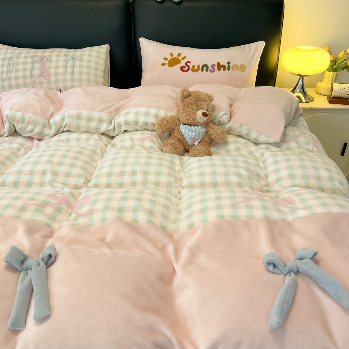 91家纺网 家纺一手货源 找家纺 子钦家纺 2025新款田园复古风加厚牛奶绒蝴蝶结款毛巾绣四件套 牛奶绒公主风-蝴蝶结格子