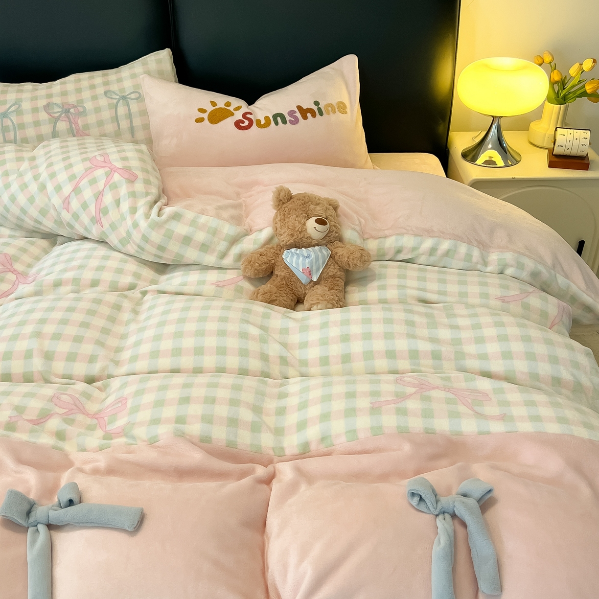 91家纺网 家纺一手货源 找家纺 子钦家纺 2025新款田园复古风加厚牛奶绒蝴蝶结款毛巾绣四件套 牛奶绒公主风-蝴蝶结格子