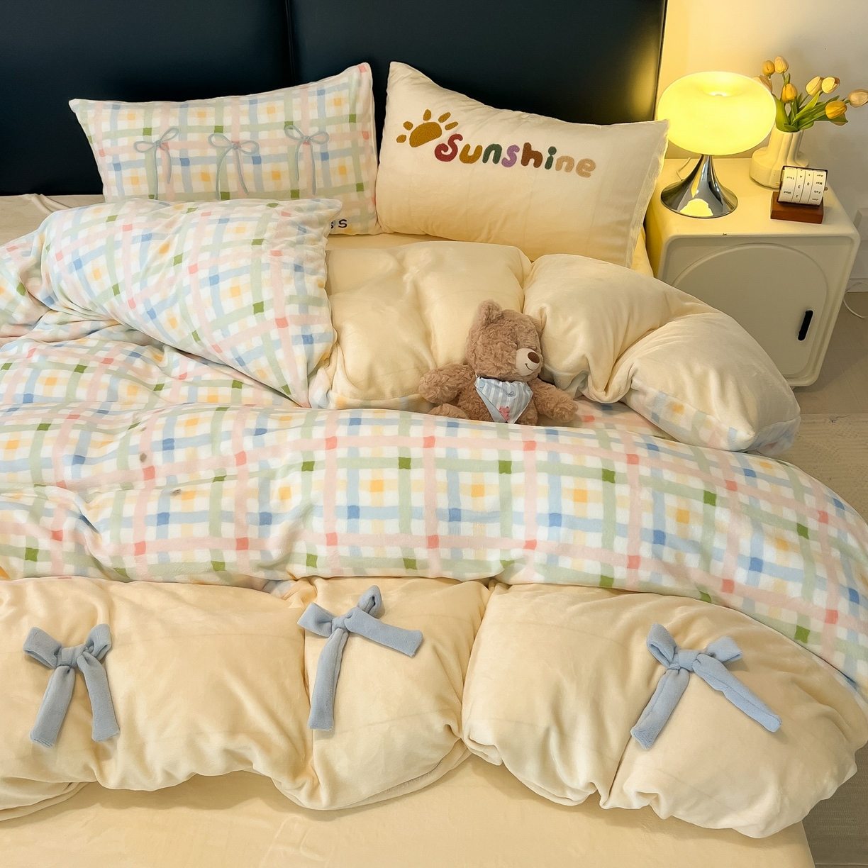 91家纺网 家纺一手货源 找家纺 子钦家纺 2025新款田园复古风加厚牛奶绒蝴蝶结款毛巾绣四件套 牛奶绒公主风-七彩格