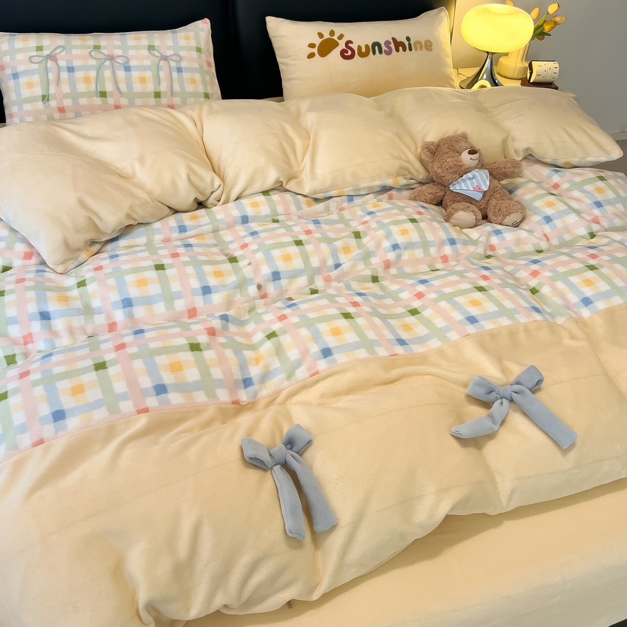 91家纺网 家纺一手货源 找家纺 子钦家纺 2025新款田园复古风加厚牛奶绒蝴蝶结款毛巾绣四件套 牛奶绒公主风-七彩格