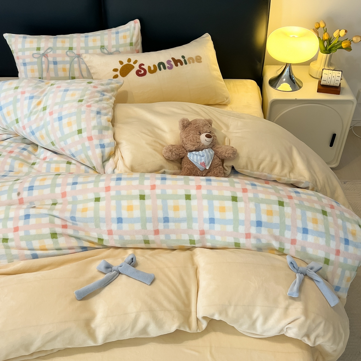 91家纺网 家纺一手货源 找家纺 子钦家纺 2025新款田园复古风加厚牛奶绒蝴蝶结款毛巾绣四件套 牛奶绒公主风-七彩格