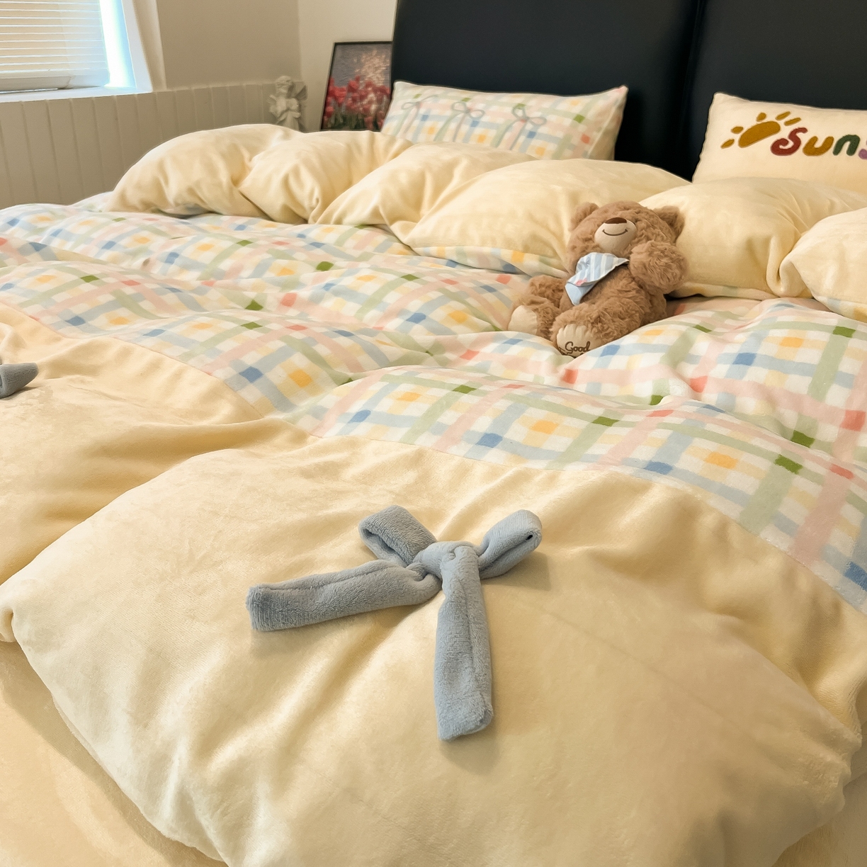 91家纺网 家纺一手货源 找家纺 子钦家纺 2025新款田园复古风加厚牛奶绒蝴蝶结款毛巾绣四件套 牛奶绒公主风-七彩格