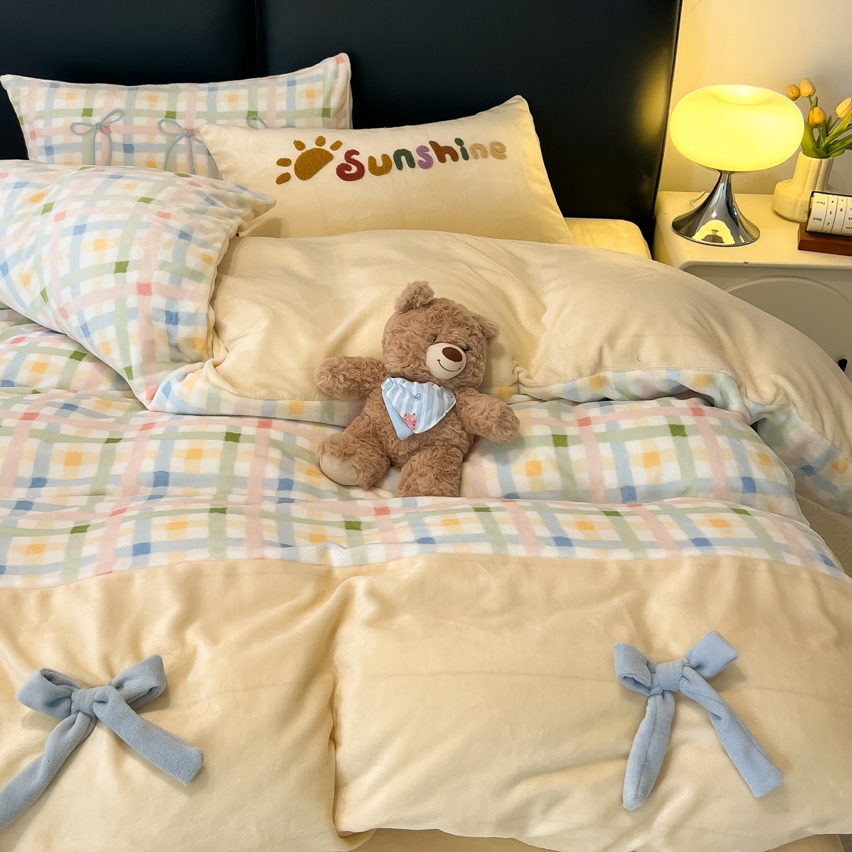 91家纺网 家纺一手货源 找家纺 子钦家纺 2025新款田园复古风加厚牛奶绒蝴蝶结款毛巾绣四件套 牛奶绒公主风-七彩格