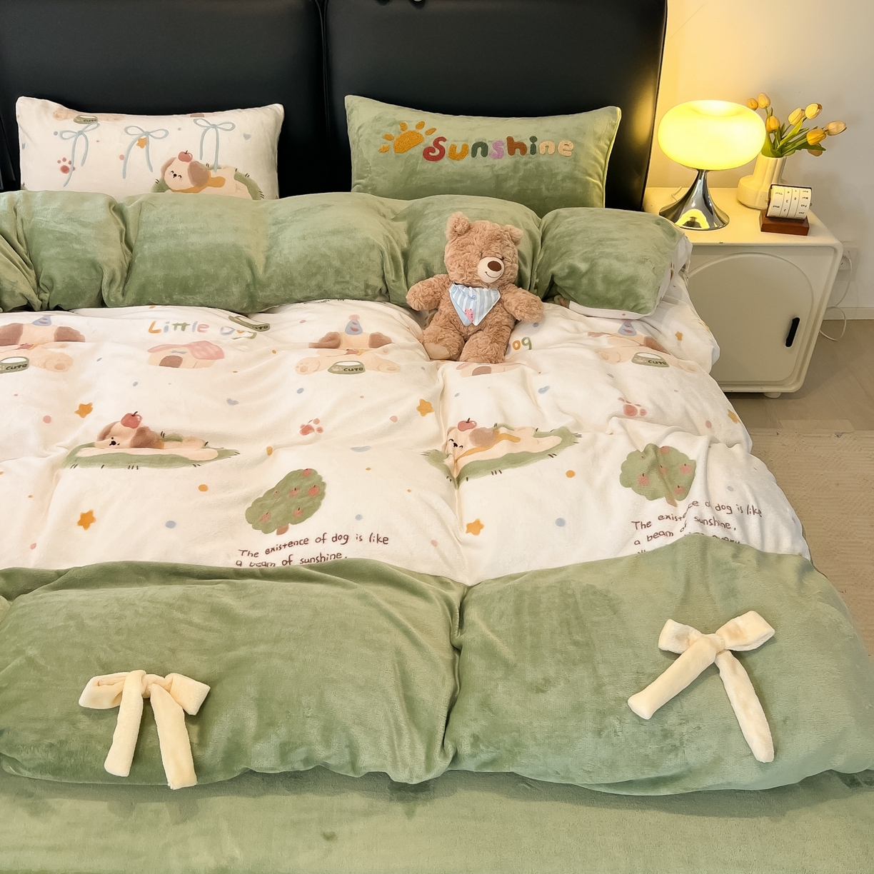 91家纺网 家纺一手货源 找家纺 子钦家纺 2025新款田园复古风加厚牛奶绒蝴蝶结款毛巾绣四件套 牛奶绒公主风-趴趴狗